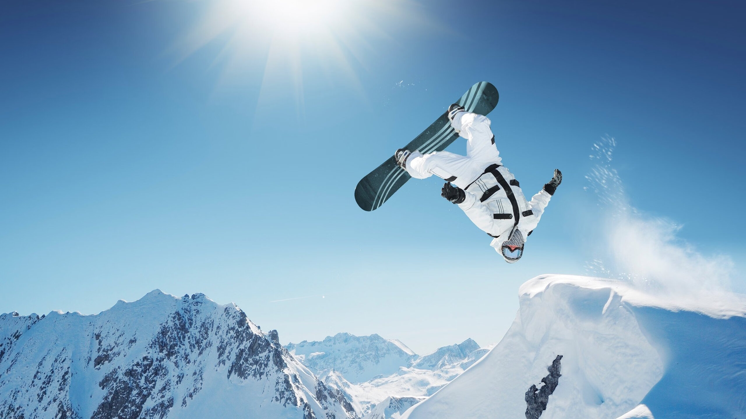 VAR争议:关键判罚案例复盘与技术改进建议,var案例分析